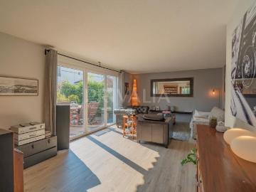 Beautiful semi detached house with south facing garden