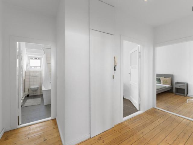 Beautiful single bedroom with a balcony, in Britz