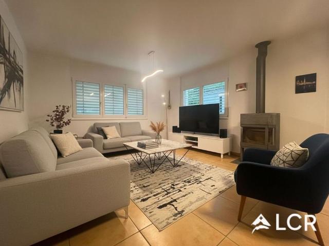 Beautiful single family house with 5.5 rooms in Aproz / 4 bedrooms / 1 office / Large private garden / 4 parking spaces