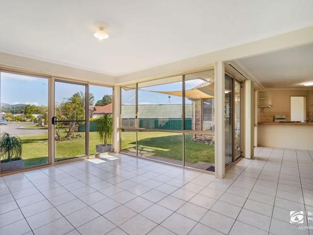 Beautiful Single Level Home with Mount Warning Views