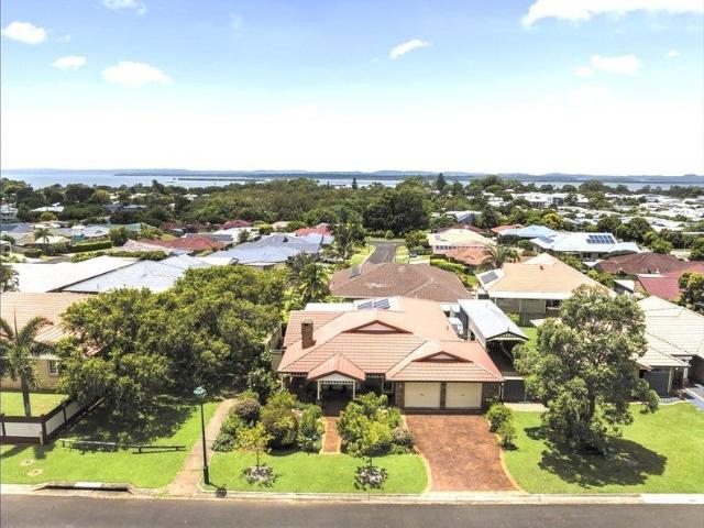 Beautiful Single Storey 4 Bedroom Home Situated Perfect Location