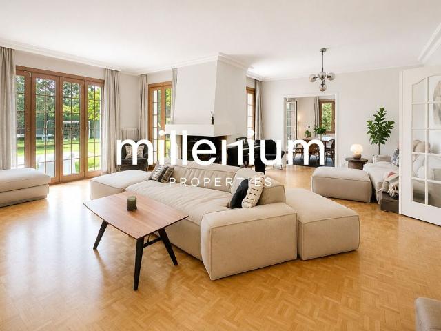 Beautiful single storey detached house with large garden