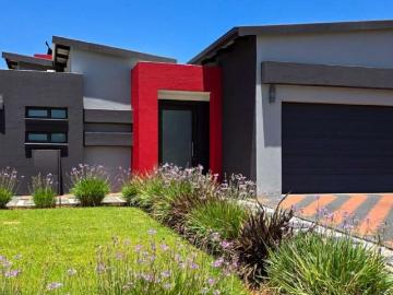 Beautiful single storey house to let in a secure security estate!