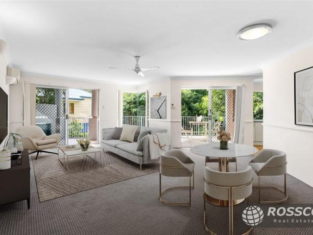 Beautiful & Spacious 3 Bedroom Unit. 5 Mins to UQ, City Cat, Shops & Bus.