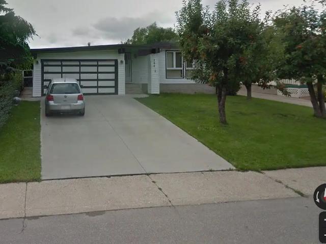 Beautiful Spacious 1 Bdrm Legal Suite with Storage Room