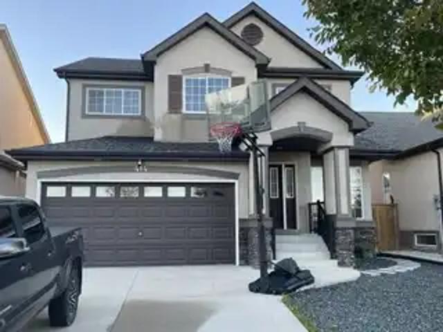 Beautiful Spacious 2 Storey Home for Rent – Kildonan Green 2000 SF 4 bedroom 1 room in basement