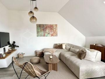 Beautiful spacious and bright apartment with balcony