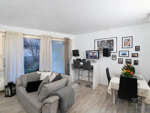 Beautiful, spacious and furnished 1 bedroom apartment in Stuttgart, East, Stuttgart Amsterdam Apartments for Rent