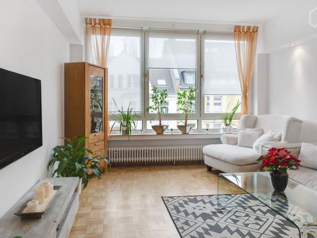 Beautiful & spacious apartment located in Dusseldorf