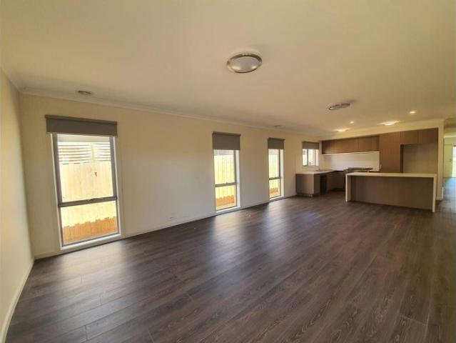 BEAUTIFUL & SPACIOUS FAMILY HOME