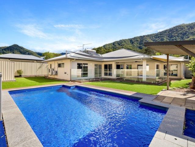 BEAUTIFUL, SPACIOUS FAMILY HOME IN THE COVETED REDLYNCH VALLEY