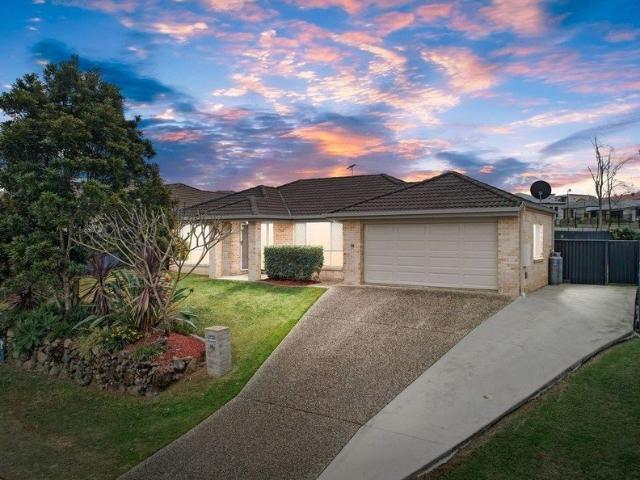 Beautiful spacious home in the Heart of Hillcrest