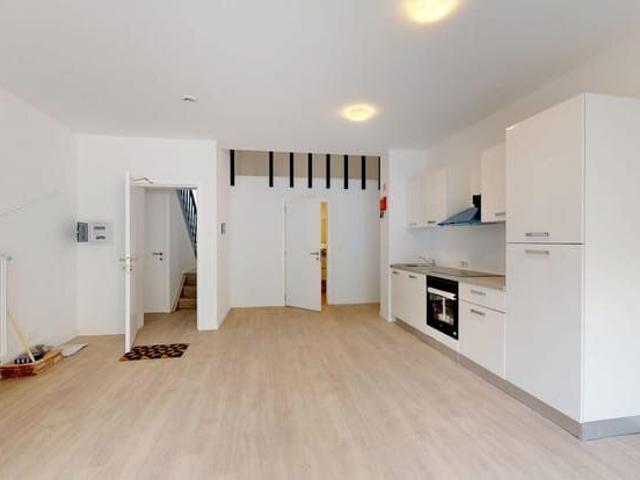 Beautiful, spacious studio with garden! AVAILABLE FROM 01/0