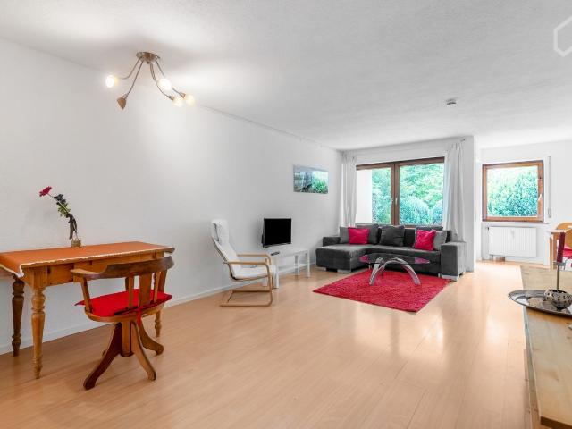 Beautiful, spacious terrace apartment in Munich Sendling, central and quiet, Munchen Amsterdam Apartments for Rent