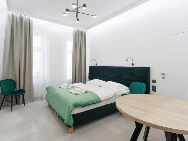 Beautiful Studio Apartment, Vienna Amsterdam Apartments for Rent
