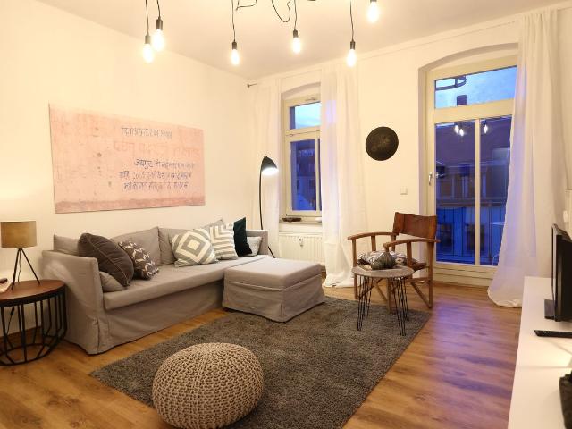 Beautiful studio apartment in the Äußere Neustadt in Dresden, Dresden Amsterdam Apartments for Rent