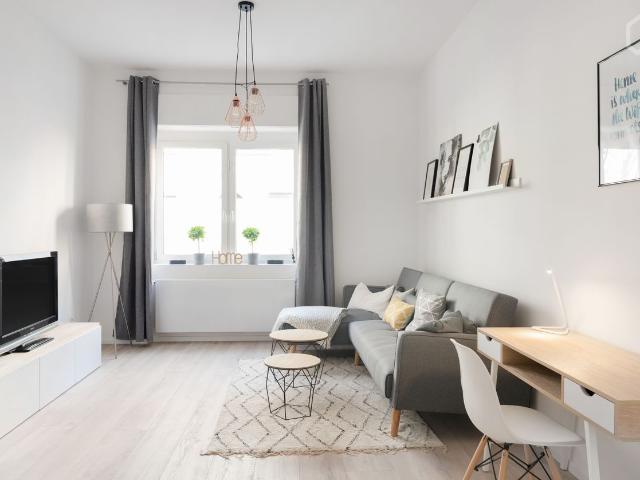 Beautiful Studio Apartment in the heart of Cologne Nippes, Koln Amsterdam Apartments for Rent