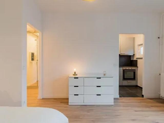 Beautiful Studio, Fully furnished!