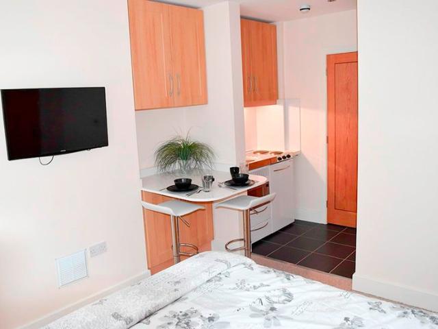 Beautiful Studio Flat Bills Included