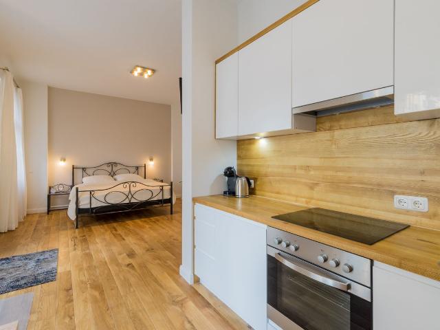 Beautiful Studio Flat in Charlottenburg Halensee, Berlin Amsterdam Apartments for Rent