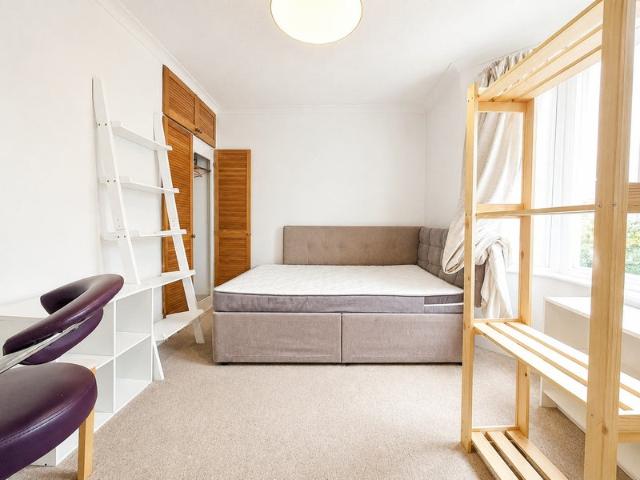 Beautiful studio in Angel