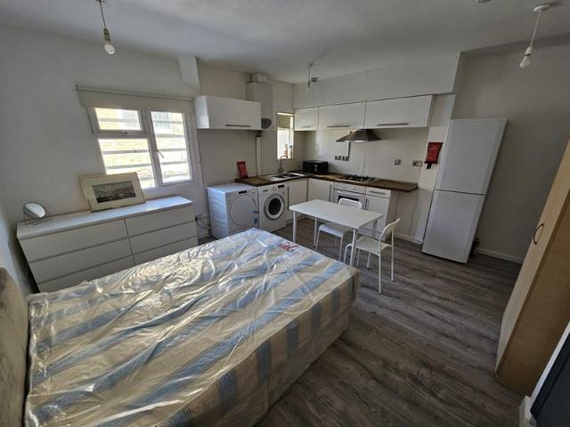Beautiful Studio in Kilburn