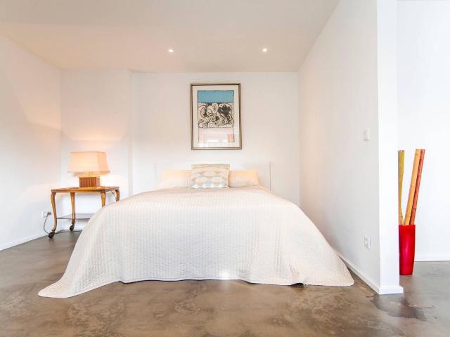 Beautiful studio in perfect location in Düsseldorf, Dusseldorf Amsterdam Apartments for Rent