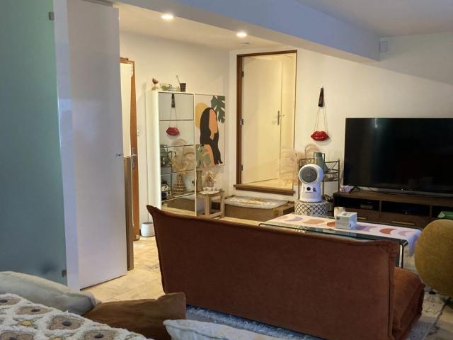 Beautiful studio in the heart of it all!