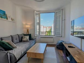Beautiful studio in vibrant neighbourhood