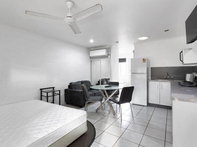 BEAUTIFUL STUDIO RIGHT ON THE BEACH