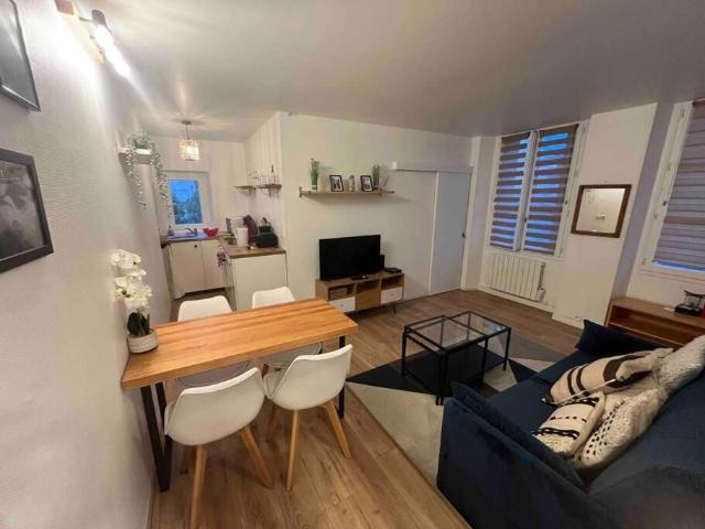 Beautiful suite in quiet street