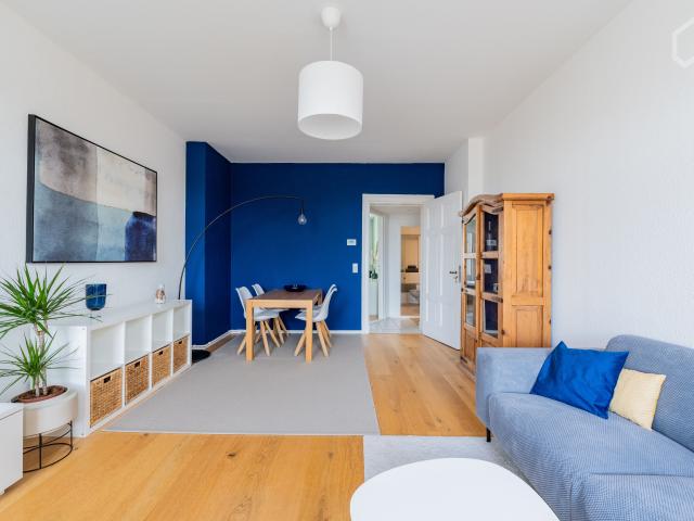 Beautiful sunny two room apartment in the heart of Mariendorf