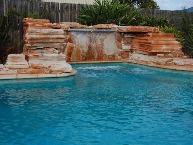 Great home in sought after area with a beautifull pool and large patio