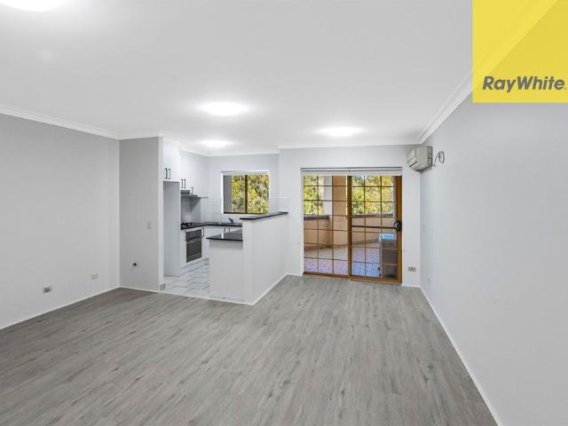 Beautiful Parks side Apartment with Spacious Interiors & Exceptional Convenience