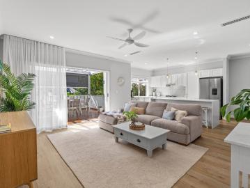 Beautiful Private Townhouse with Family and Entertaining Appeal