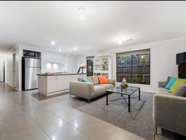 Beautiful property for family in a lovely neighbourhood! available on 20/11/2026