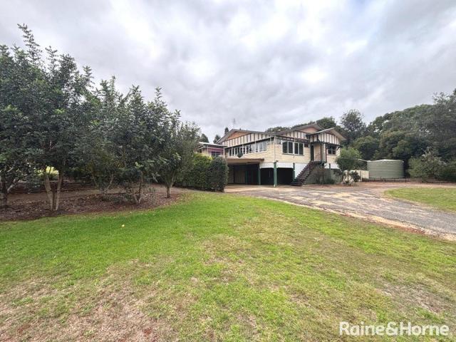 Beautiful Queenslander on 3998m2