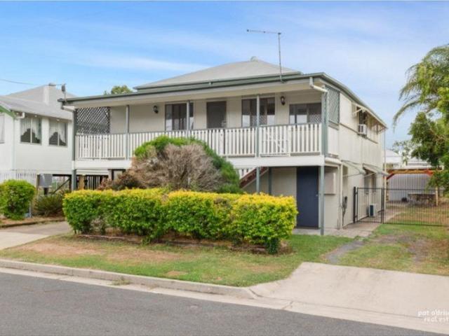 BEAUTIFUL QUEENSLANDER WITH THE LOT