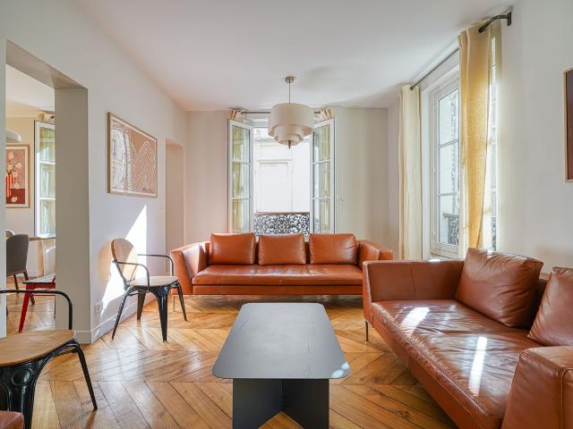 Beautiful & quiet apartment in vibrant neighbourhood Paris, Paris Amsterdam Apartments for Rent