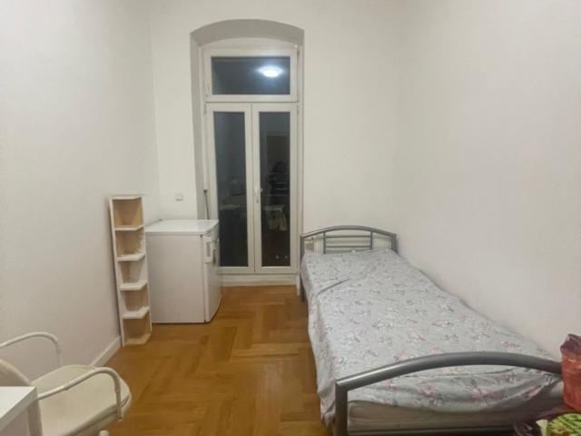 Beautiful room with balcony for Oct January