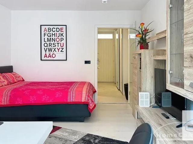 Beautiful, refurbished and furnished apartment with balcony in Bogenhausen