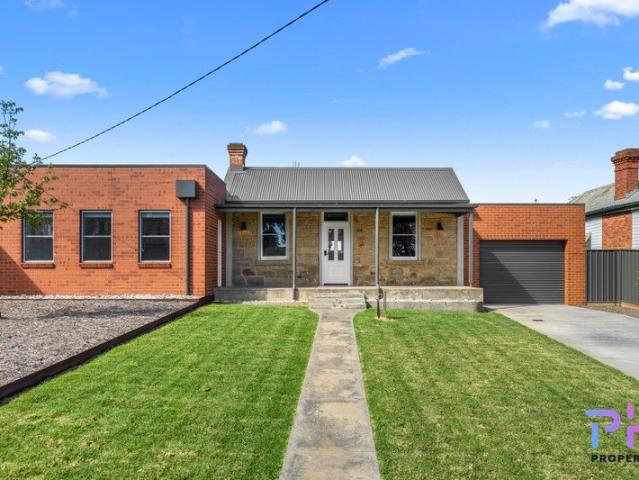 Beautiful Renovated Cottage