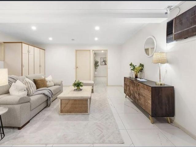 Beautiful Renovated Large Family Home