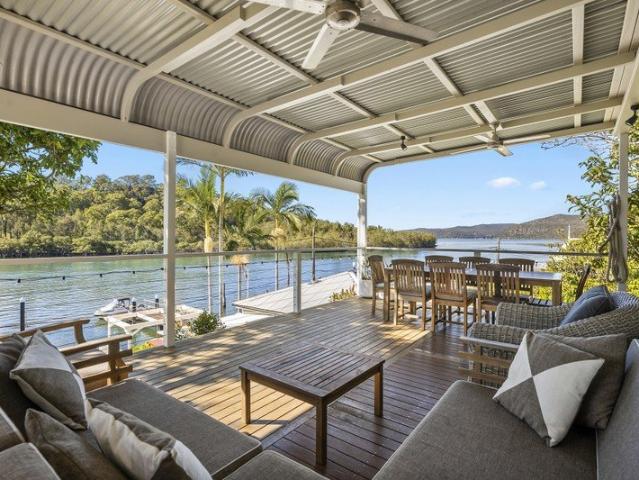 Beautiful renovated river cottage