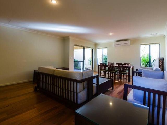 Beautiful Residence in Rossmoyne High School Zone