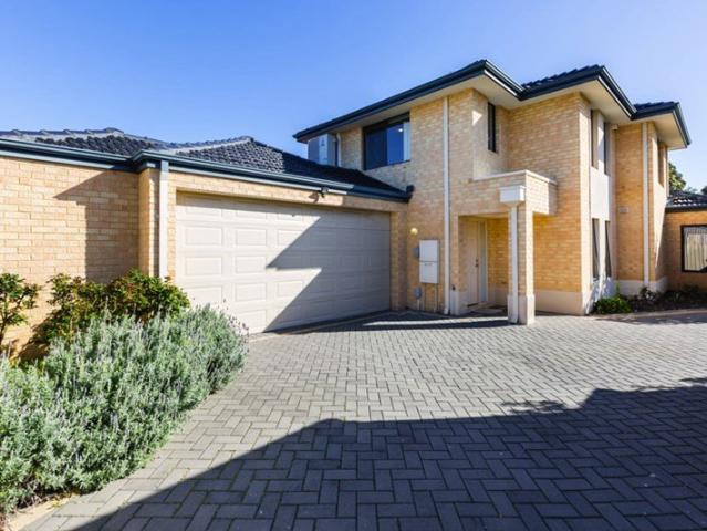 Beautiful Residence in Rossmoyne High School Zone