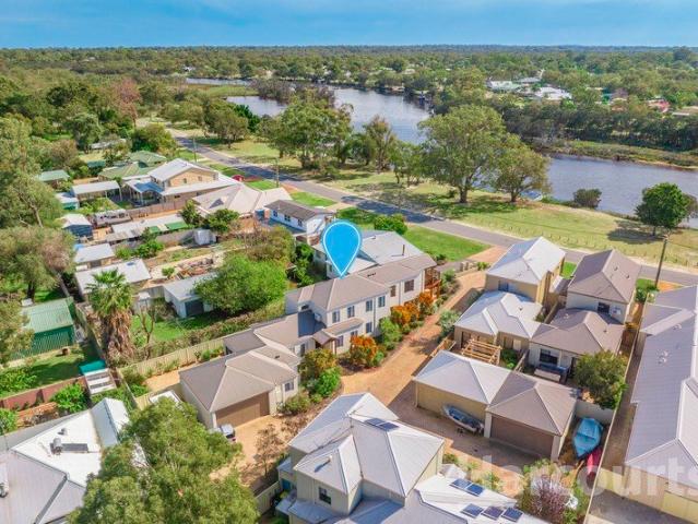 Beautiful Waterfront Living Opposite the Serpentine River