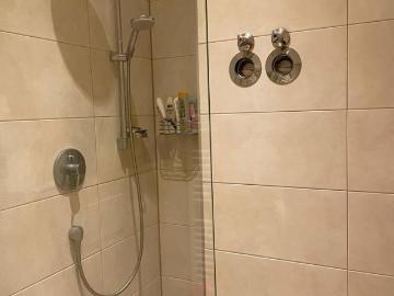 Beautiful, well kept flat directly on Marienplatz in Stuttgart Süd, Stuttgart Amsterdam Apartments for Rent