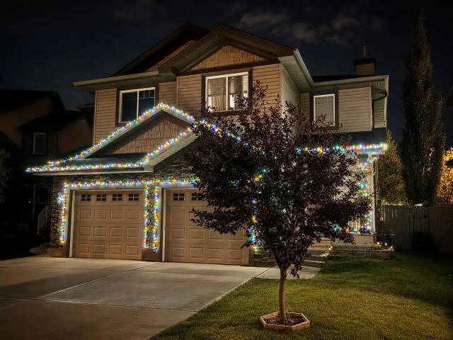 Beautiful Well Maintained Duplex in Leger / Whitemud Oaks — 4 Bedrooms Duplex