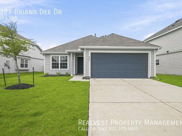 Beautiful, Well Maintained 3 Bedroom, 2 Bathroom in Charleston Heights with a Fresh Open Floorplan